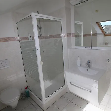 Penthouse Am Grossen Ploener Apartamento